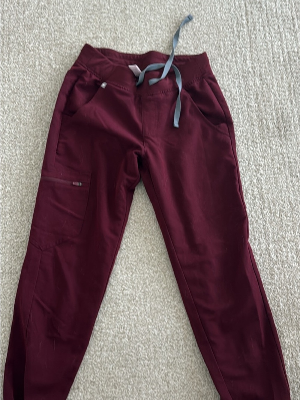FIGS Zamora Joggers in Burgundy XS/P